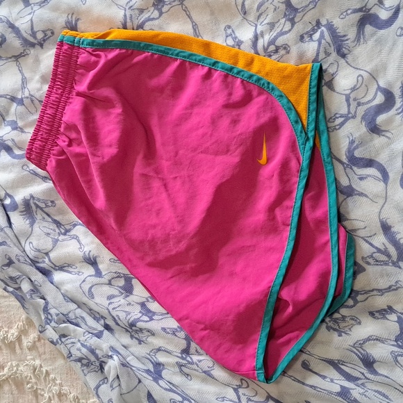 Nike Pants - NIKE DRIFIT SIZE MEDIUM SHORTS